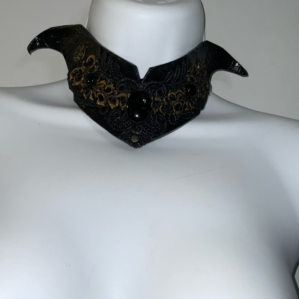 Vintage Black & Gold Embellished Gothic Adjustable Choker - Picture 12 of 15